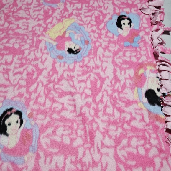 homemade hand tied pink Snow White baby throw blanket  approx. 52" by 60" - Picture 6 of 15